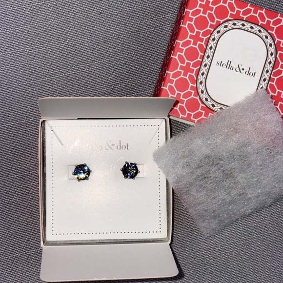 Stella & Dot Smokey Stud Earrings Silver Setting Brand New With Packaging Gift - Picture 3 of 6